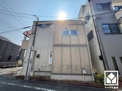 対面式キッチンなのでお料理中でもお子様の様子が分かって安心です。