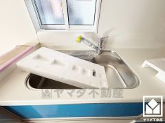 清潔感あふれるシンクで、毎日を気持ちよくスタート。