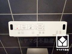 温水洗浄便座付きで、季節を問わずいつでも温かい便座をお使いいただけます。