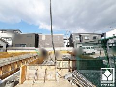 たっぷり収納できる約5.2帖のストレージルーム付きだから、家の中をもっとスッキリ。季節の荷物や趣味の道具もしっかり収納。クローゼット付きの洋室としてもお使いいただけます。