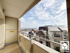 南向きバルコニーで陽当たり、風通し良好。たっぷりの洗濯物も気持ちよく乾きます。