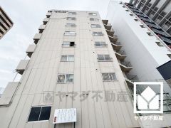 室内洗濯機置場がございますので、天候に左右されず洗濯していただけます。