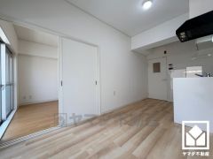 心地よい空間が広がるリビングで、家族みんなが快適に過ごせる時間を提供。