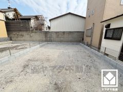 室内洗濯機置場がございますので、天候に左右されず洗濯していただけます。