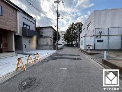 前面道路幅員約5.97mとゆったりとした広さがあるのでファミリーカー等の車の出入れも楽にできます。