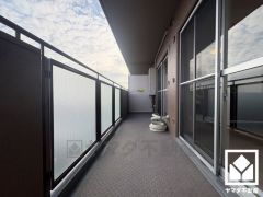 南東向きバルコニーで陽当たり、風通し良好。たっぷりの洗濯物も気持ちよく乾きます。