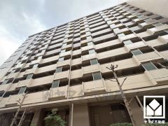 突然の来訪時でも安心なモニター付きインターホンを完備。お留守番中のお子様でも簡単に来訪者の確認ができます。