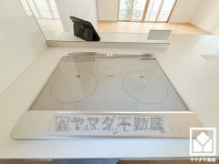 安全性と使いやすさを兼ね備えたIHクッキングヒーターで快適なキッチンライフ。お手入れもラクラクです。