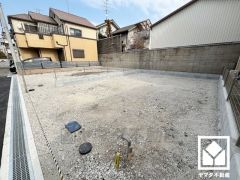 パントリーがございます。食品のストックや食器等もすっきり片付けることができます。