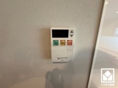 キッチン側の給湯リモコンにはお子様の意図しない操作を防ぐチャイルドロック機能が付いています。