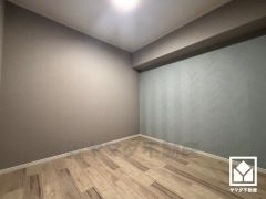 約4.5帖の洋室2です。全居室フローリングでお掃除ラクラクです。