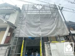 突然の来訪時でも安心なカラーモニター付きインターホンを完備。お留守番中のお子様でも簡単に来訪者の確認ができます。