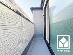 南向きバルコニーで陽当たり、風通し良好。たっぷりの洗濯物も気持ちよく乾きます。