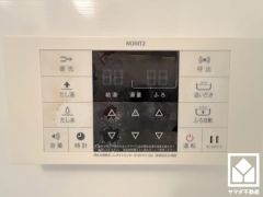 ボタン1つで自動でお湯張りができるオートバス機能付き。追い炊き機能もございますので、いつでも温かいお風呂に入ることができます。