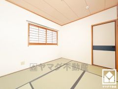 約5.2帖の3階和室です。子どもの遊び場、お昼寝スペース、時には書斎にも。和室があると、暮らしの幅がぐんと広がる。