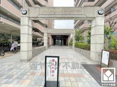 家族のごはん作りがはかどる。同時調理ができる3口コンロ付き。浄水器もございますので、いつでも安心・安全な水をお使いいただけます。