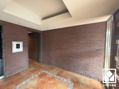 毎日の家事の負担を軽減でき、水道代の節約にもなる食器洗乾燥機付き。