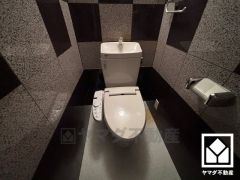 温水洗浄便座付きで、季節を問わずいつでも温かい便座をお使いいただけます。