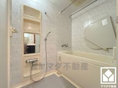 清潔感あふれる空間で、毎日のバスタイムをより快適に。