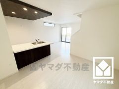 自然光を取り込む、開放感あふれる暮らし。隅々まで光が降り注ぎ、明るく心地の良い空間。