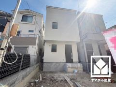 「コープ尼崎近松」まで徒歩8分、「ウエルシア尼崎御園店」まで徒歩9分など、お買い物施設が徒歩圏内に複数あり便利な住環境です。