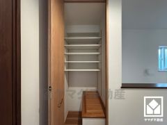 約3.6帖の納戸や、廊下や階段下などにも収納が多数あり、住空間を広々お使いいただけます。