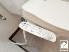 温水洗浄便座付きで、季節を問わずいつでも温かい便座をお使いいただけます。