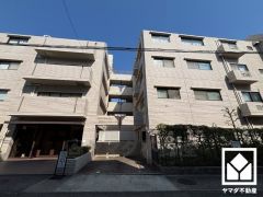 広々33.5帖のLDKが魅力。家族全員がリラックスできる、ゆったりとした快適リビングで温かい団らんの時間を。（Aプラン）