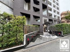 全居室バルコニーに面したお部屋となっております。風通しが良く、明るい陽光がたっぷり差し込む心地よい生活空間です。