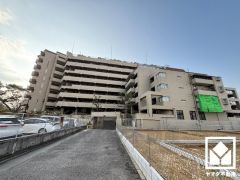 毎日の家事の負担を軽減でき、水道代の節約にもなる食器洗乾燥機付き。