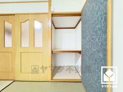 押入にはお客様用の座布団や寝具も収納可能です。