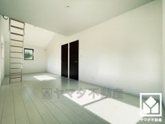 扉が2か所あり、将来的にお部屋を分けて使うことも想定されています。（別途工事要）