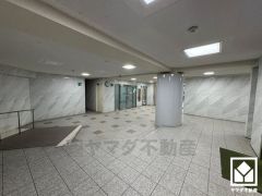 心地よい空間が広がる、清潔で美しいロビー。