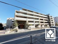 安全性と使いやすさを兼ね備えたIHクッキングヒーターで快適なキッチンライフ。お手入れもラクラクです。