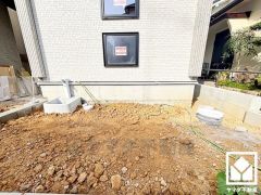 たっぷり収納できる約5帖の納戸付きだから、家の中をもっとスッキリ。季節の荷物や趣味の道具もしっかり収納。