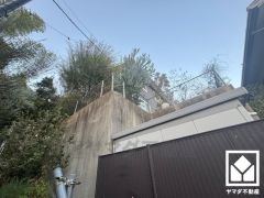 浴室には小窓が付いているので明るく、こもりがちな湿気もすぐ取り除くことができます。