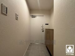 玄関にはシューズボックスを完備。家族の靴もしっかり収納できるので、玄関がいつも片付き、気持ちよくお客様を迎えられます。