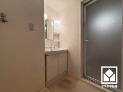 収納豊富な洗面台で、スッキリお使い頂けます。