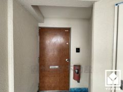 突然の来訪時でも安心なモニター付きインターホンを完備。お留守番中のお子様でも簡単に来訪者の確認ができます。