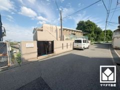 自然と調和するデザインが魅力。四季折々の風景に溶け込む、心地よい住まい。