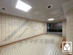 心地よい空間が広がる、清潔で美しいロビー。