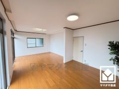 約14帖洋室です。全居室6帖以上のゆとりある居住空間?で、広々お使いいただけます。