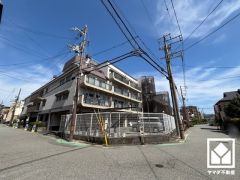 落ち着いた色合いと品のあるデザイン。帰るたびに安心感を感じられる佇まい。