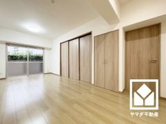 自然光を取り込む、開放感あふれる暮らし。隅々まで光が降り注ぎ、明るく心地の良い空間。