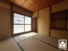 阪神電鉄なんば線「尼崎」駅まで徒歩約16分、2沿線利用可能な立地。「マックスバリュ東難波店」まで徒歩7分など、毎日の通勤・通学だけでなく、日常のお買い物や、休日のお出かけまで利便性に優れています。