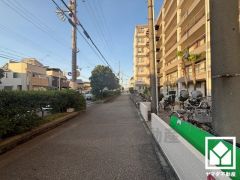 阪神電鉄本線「甲子園」駅まで徒歩約6分、3沿線利用可能な立地。「ニコープ甲子園中」まで徒歩6分など、毎日の通勤・通学だけでなく、休日のお出かけまで利便性に優れています。