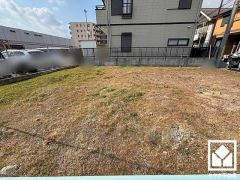 余裕のある東側間口約12mで、駐車スペースや玄関アプローチが確保しやすく、間取りの自由度が高まります。