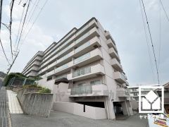 落ち着いた色合いと品のあるデザイン。帰るたびに安心感を感じられる佇まい。