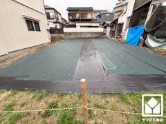 北西側へ10分ほど歩くと緑豊かな「甲陽大池」がございます。池のほとりには遊歩道も整備されており、四季折々の自然を感じながらお散歩やウォーキング、野鳥観察なども楽しめる住環境です。