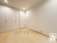 全居室フローリングでお掃除ラクラクです。独立した居室なのでプライベートな時間をゆったり過ごせそうです。